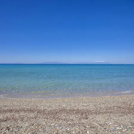 Дом отдыха Euphoria Beachfront *