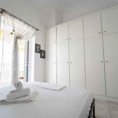Euphoria Beachfront Дом отдыха Каландра