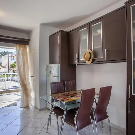 Дом отдыха Euphoria Beachfront Каландра